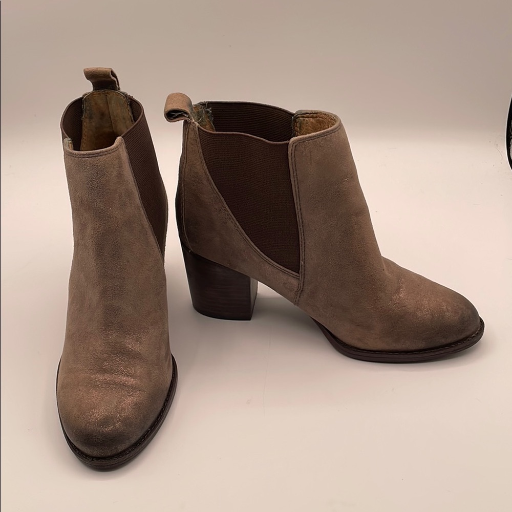 Sofft Women's Tan Leather Ankle Heeled Boots Women’s Size 6.5 Shimmery 1431591